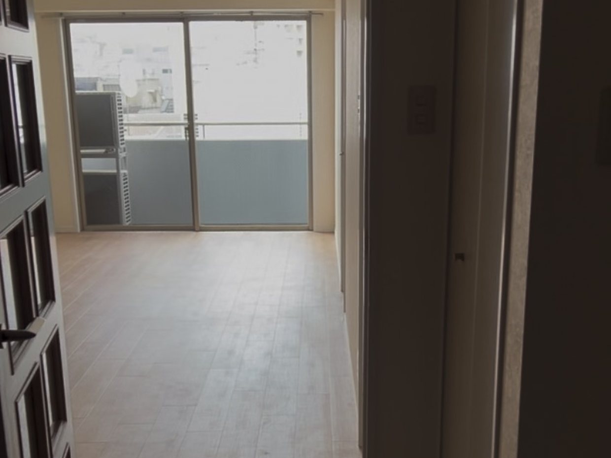 内見のときに撮った、何もない状態のマンションの一室